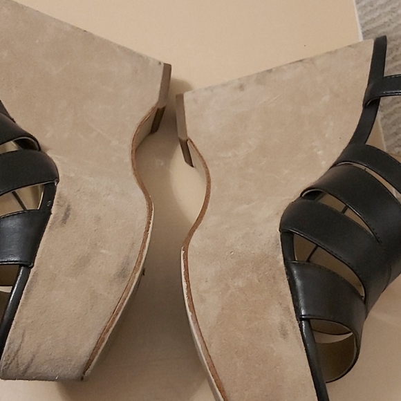 MICHAEL KORS Mariana Leather Wedge - Picture 2 of 3